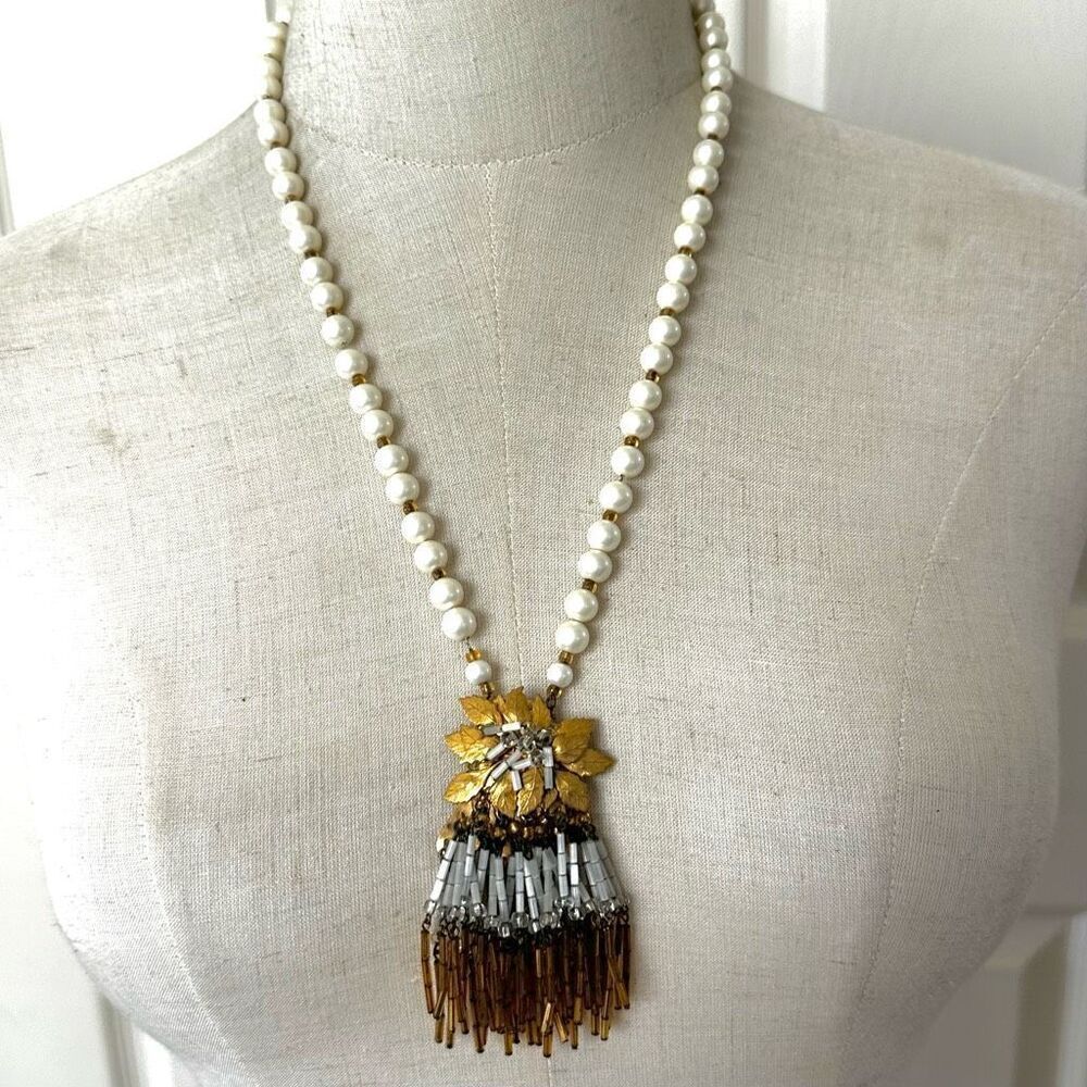 Hobé faux pearl vintage leaf pendant necklace